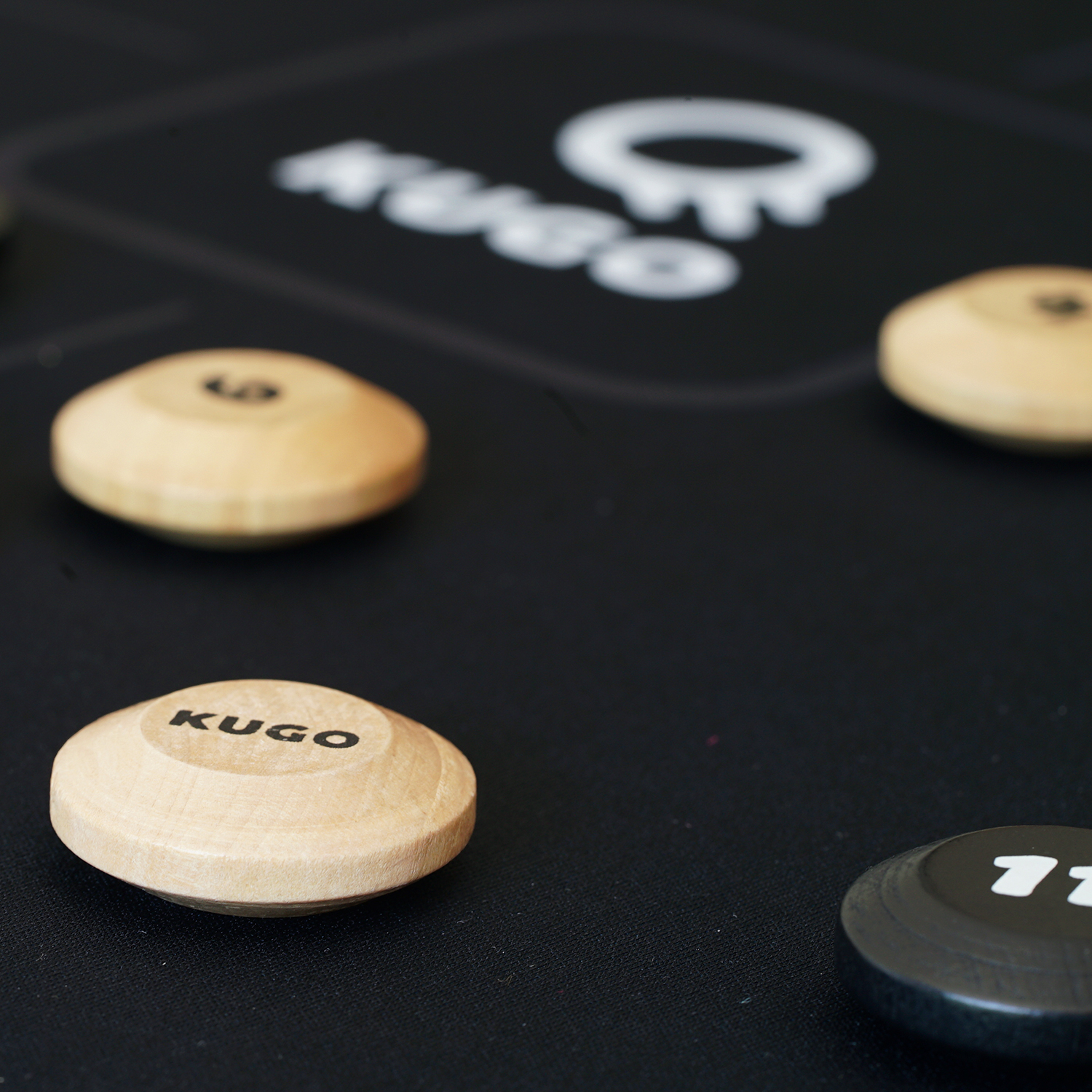KUGO games Puck Packs puky 7–12 černé dřevo 6 ks